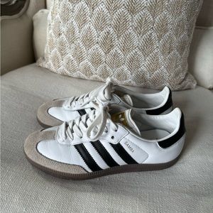 Sambas size 6
